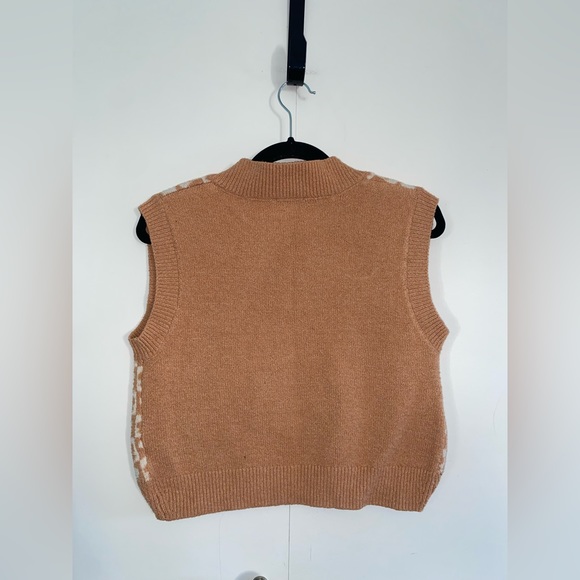 Tan & White Cropped Sweater Vest with Heart & Flower Accent Squares - Picture 4 of 4